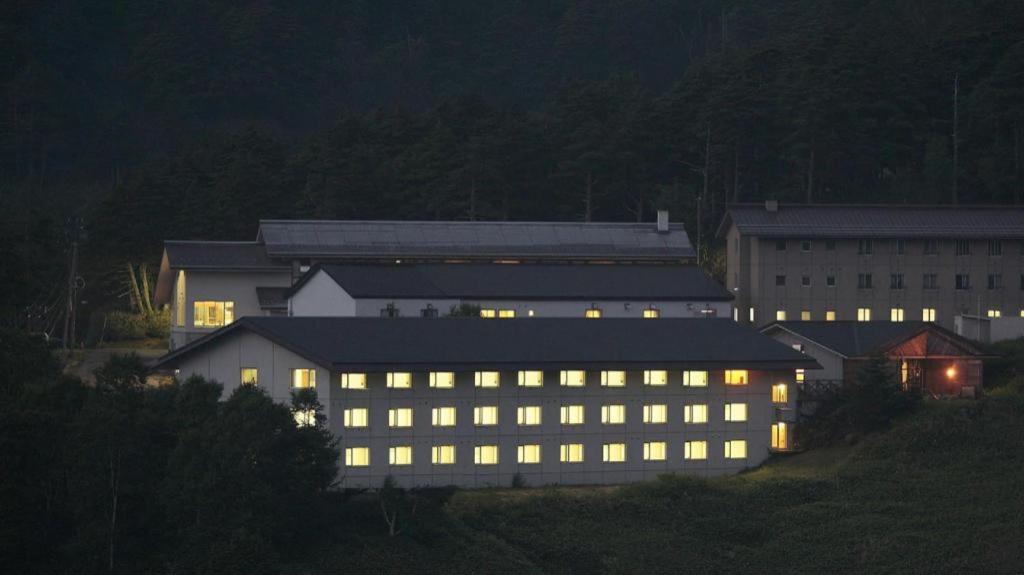 Manza Juraku All-Inclusive Hotel Tsumagoi Buitenkant foto
