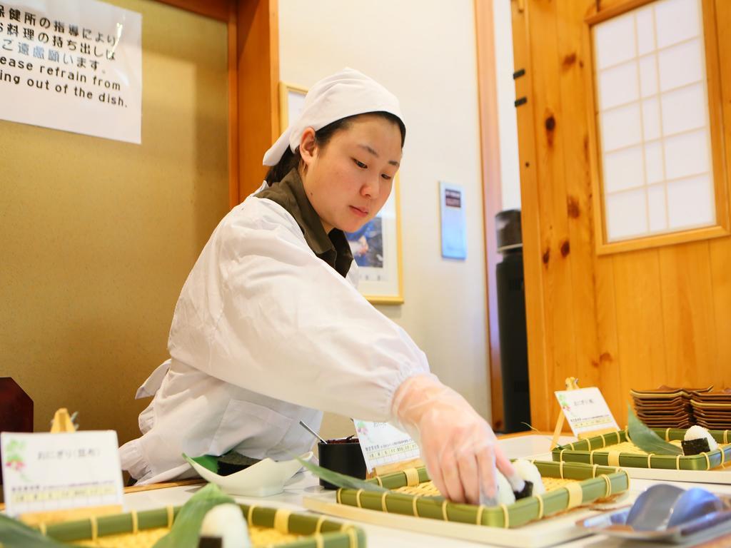 Manza Juraku All-Inclusive Hotel Tsumagoi Buitenkant foto